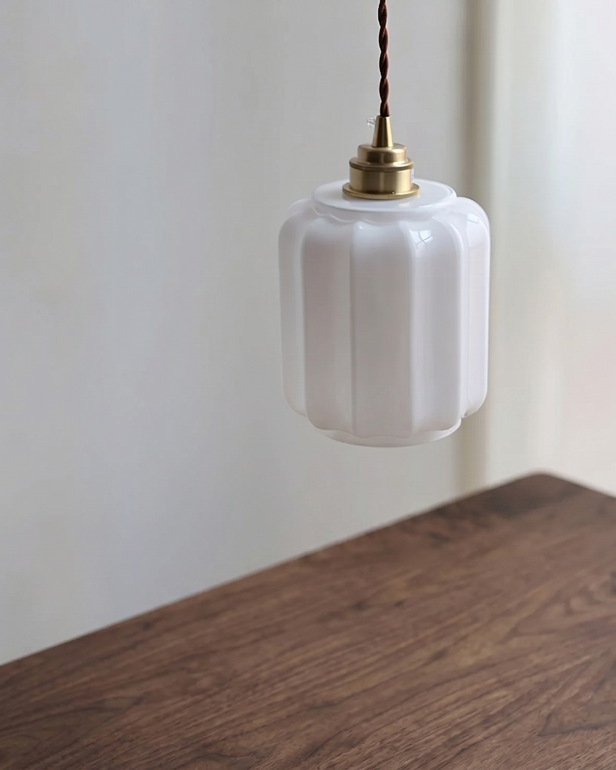 Suspension Pupas – Lumsky