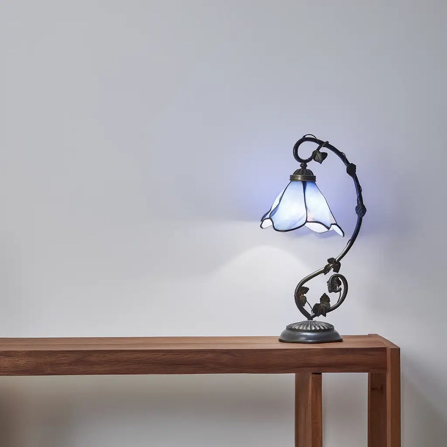 Lampe de table Floralis – verre gravé et métal, motif floral – Lumsky