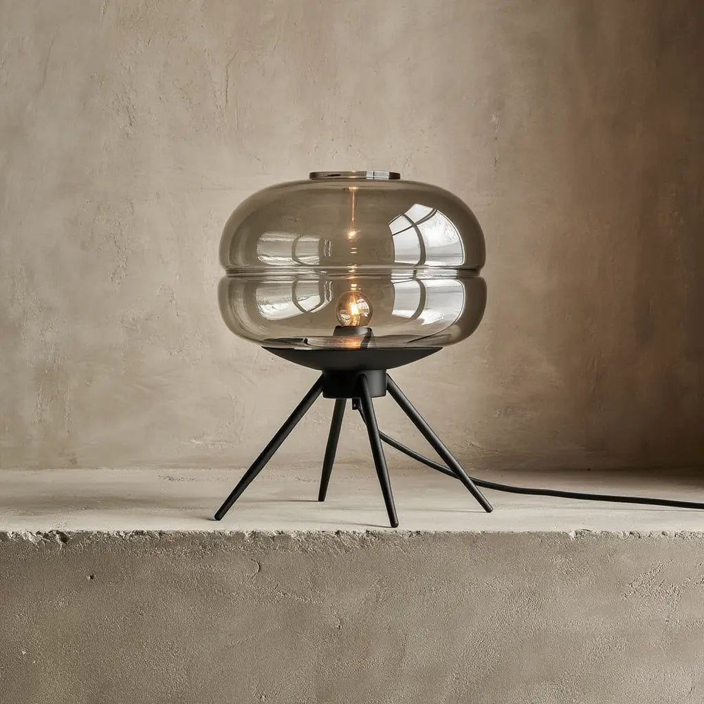 VerreFumé | Élégante Lampe de Table Moderne en Verre Fumé et Métal Lumsky