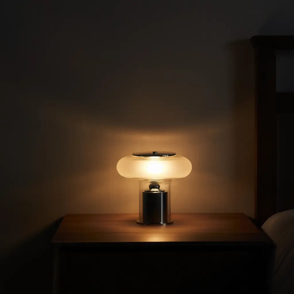 LuminaraGlass | Élégante Lampe de Table en Verre avec Pied Chromé Lumsky
