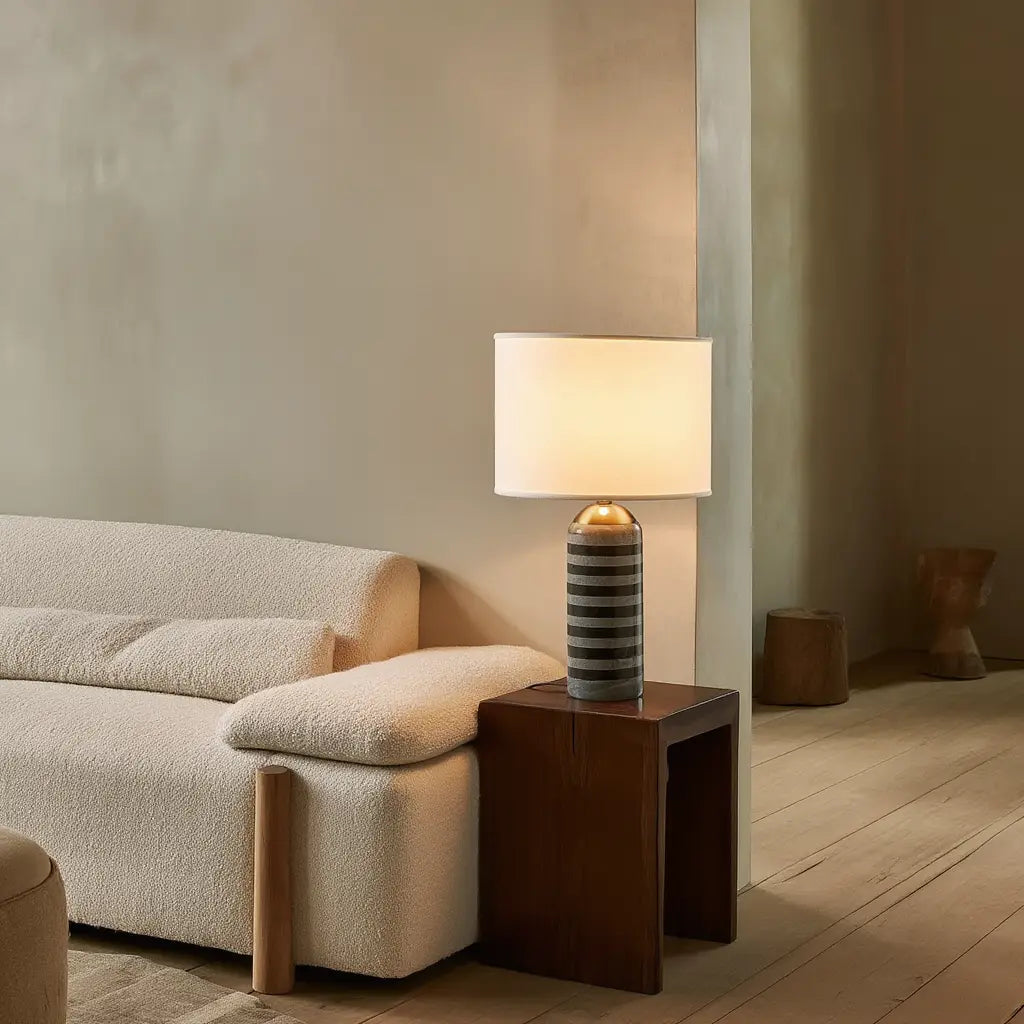 MarbleGlow | Élégante Lampe de Table en Marbre Moderne et Chic Lumsky