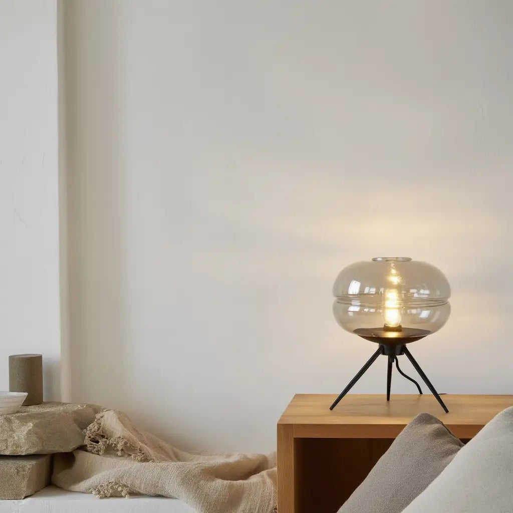 VerreFumé | Élégante Lampe de Table Moderne en Verre Fumé et Métal Lumsky