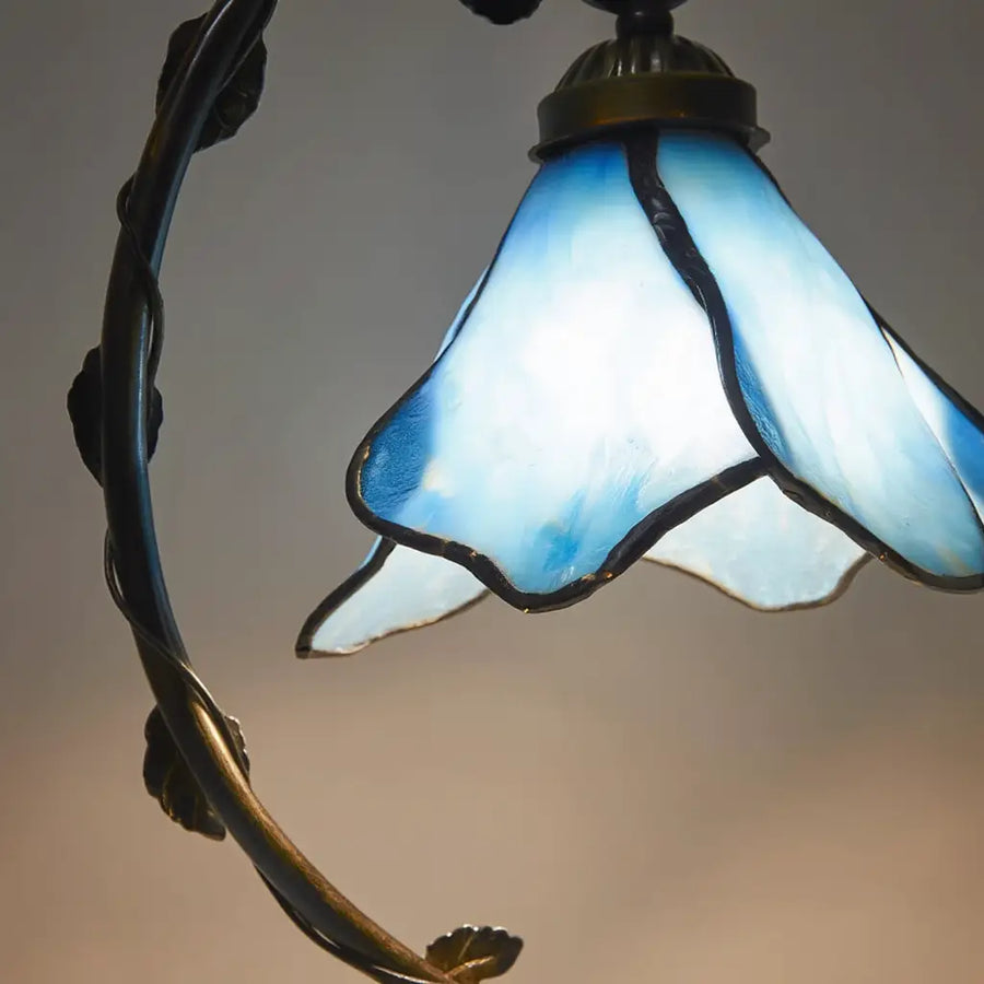 Lampe de table Floralis – verre gravé et métal, motif floral – Lumsky