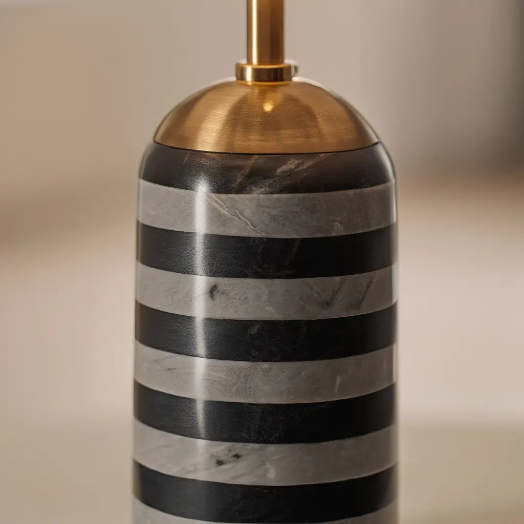 MarbleGlow | Élégante Lampe de Table en Marbre Moderne et Chic Lumsky