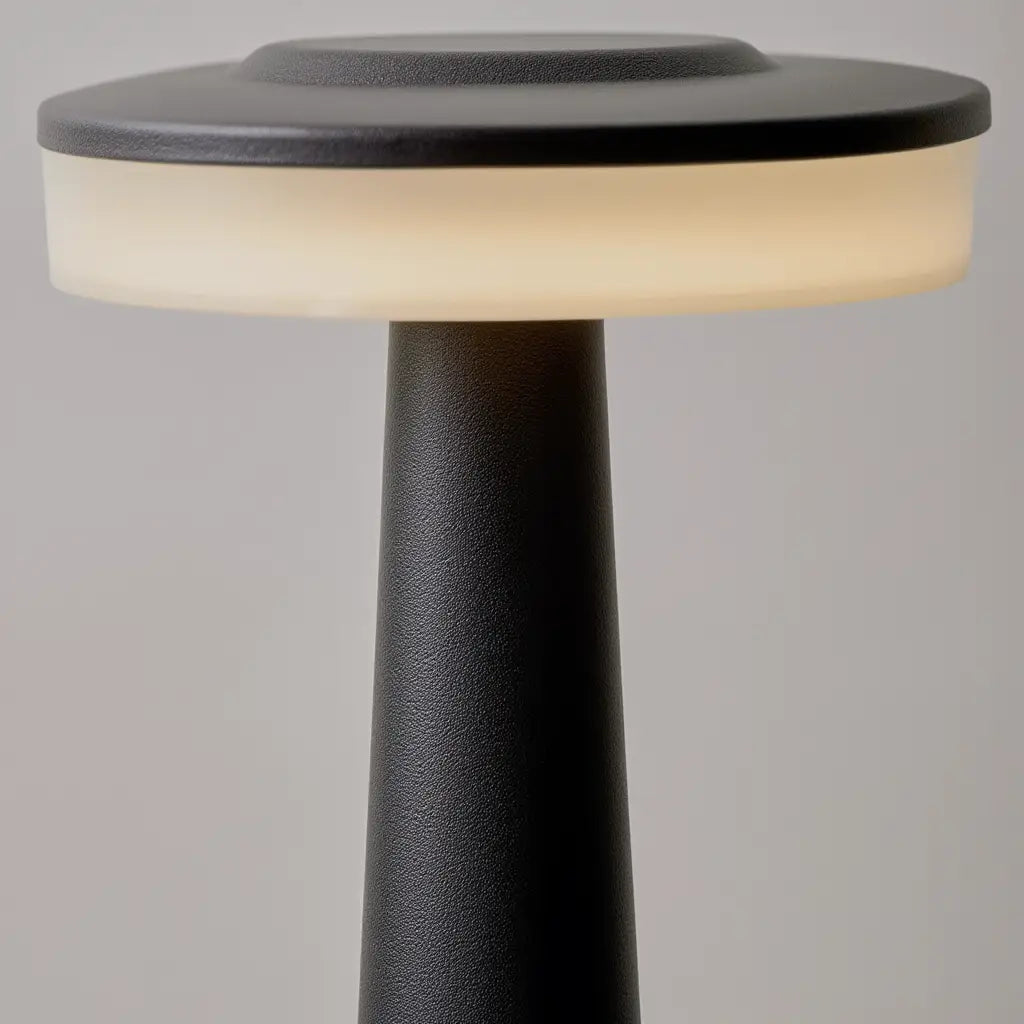 Luminex | Élégante Lampe de Table Rechargeable Sans Fil en Métal Lumsky