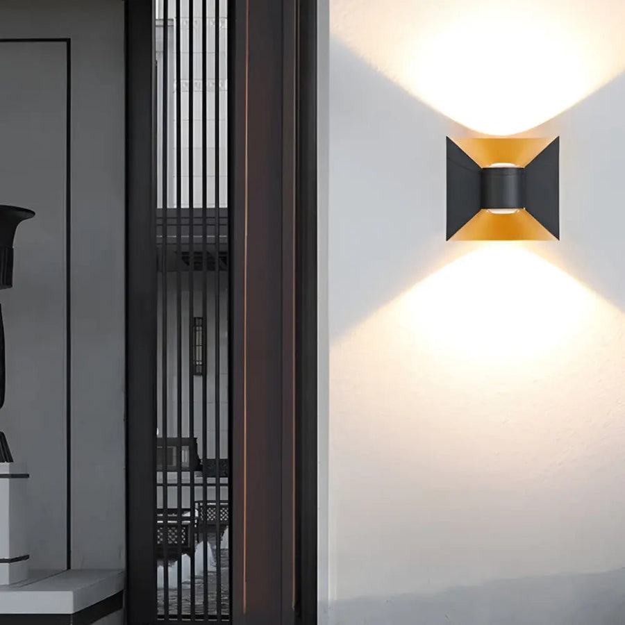 Twin Beam Outdoor Wall Light – black & gold – Lumsky