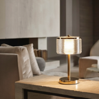 Lunaris | Lampe de Table en Métal avec Finition Élégante | Éclairage Ambiant pour Intérieur Contemporain 2