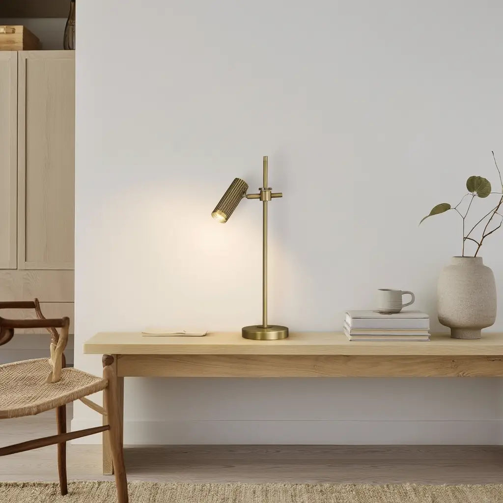 Luminara | Élégante Lampe de Table Moderne et Réglable Lumsky