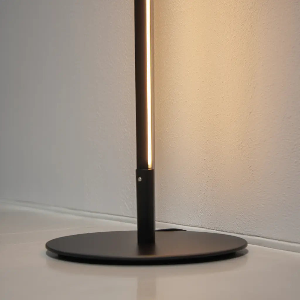 LumineuxDesign | Élégant Lampadaire LED Moderne à Intensité Variable Lumsky