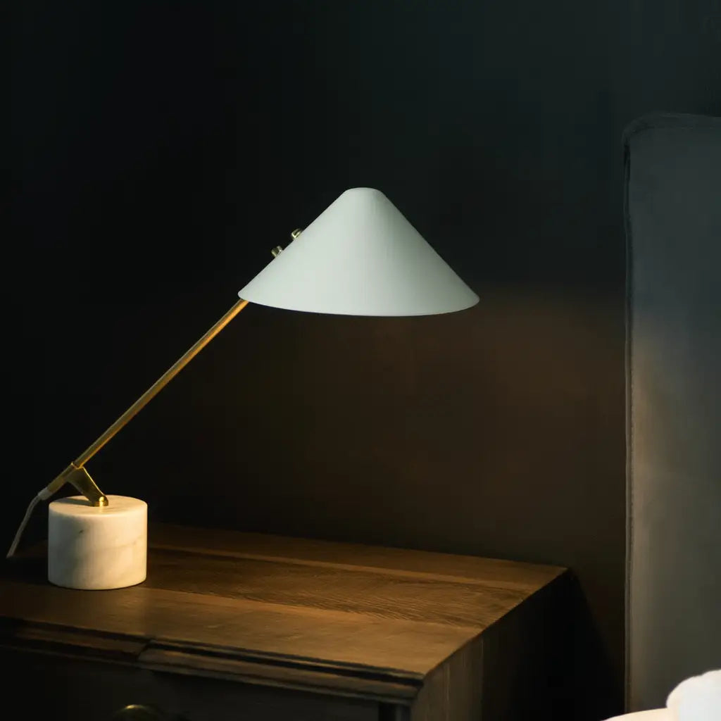 LampMarbre | Élégante Lampe de Table en Métal et Marbre Design Moderne Lumsky