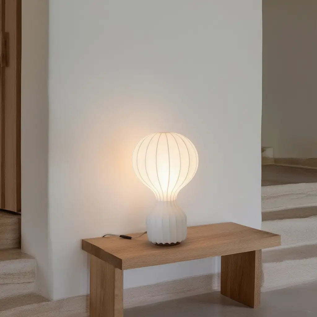 LumièreSculptée | Élégante Lampe de Table Moderne en Tissu Lumsky