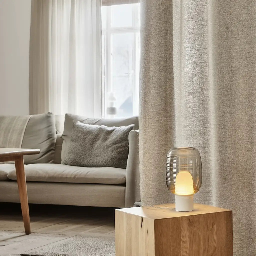VerreLu | Élégante Lampe de Table Moderne en Verre et Métal Lumsky