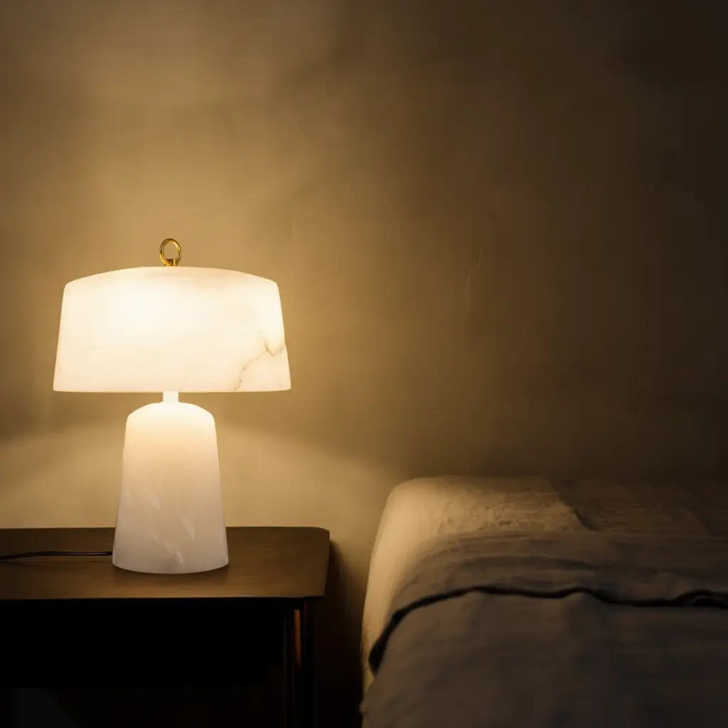 AlabasterGlow | Élégante Lampe de Table Moderne en Albâtre Lumsky