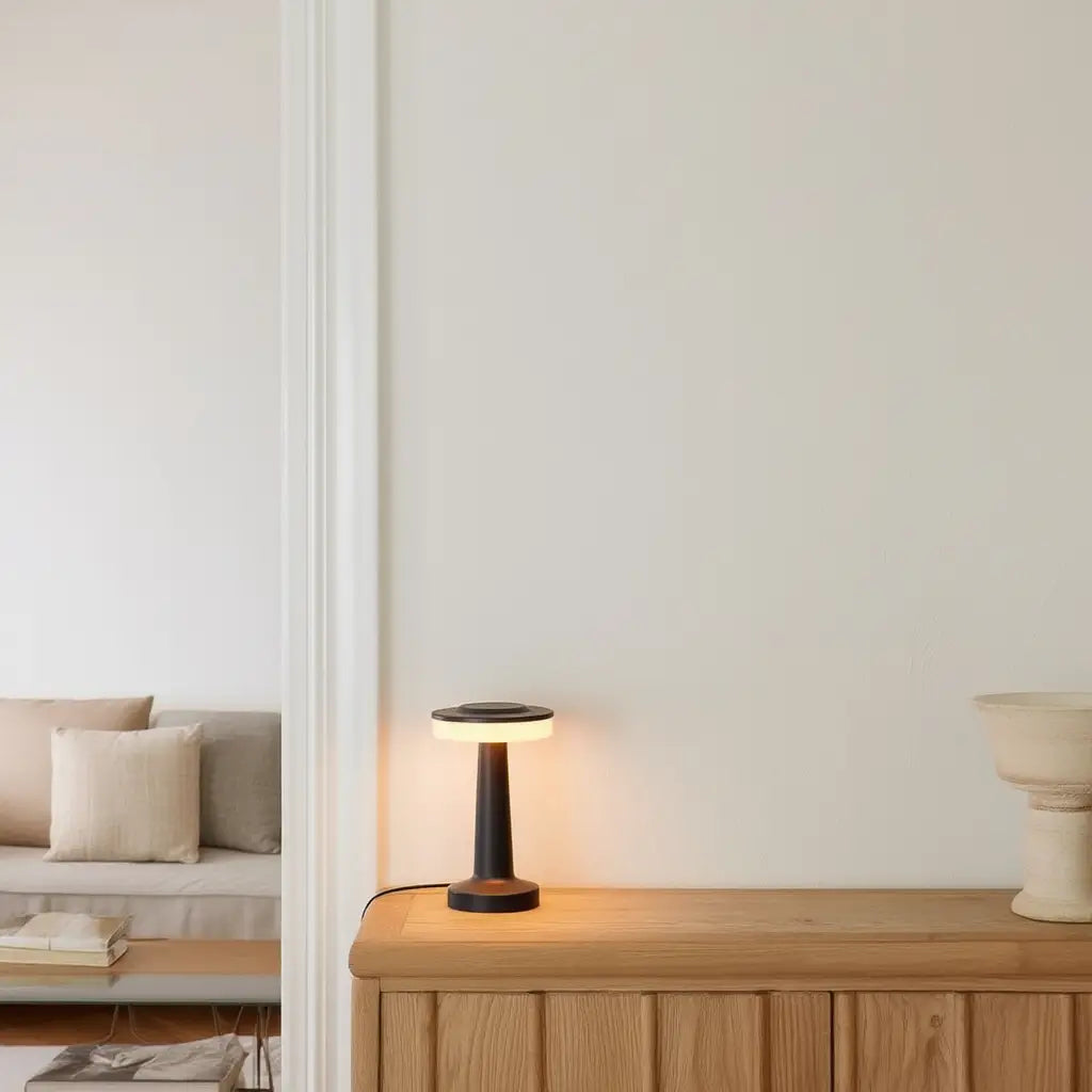 Luminex | Élégante Lampe de Table Rechargeable Sans Fil en Métal Lumsky