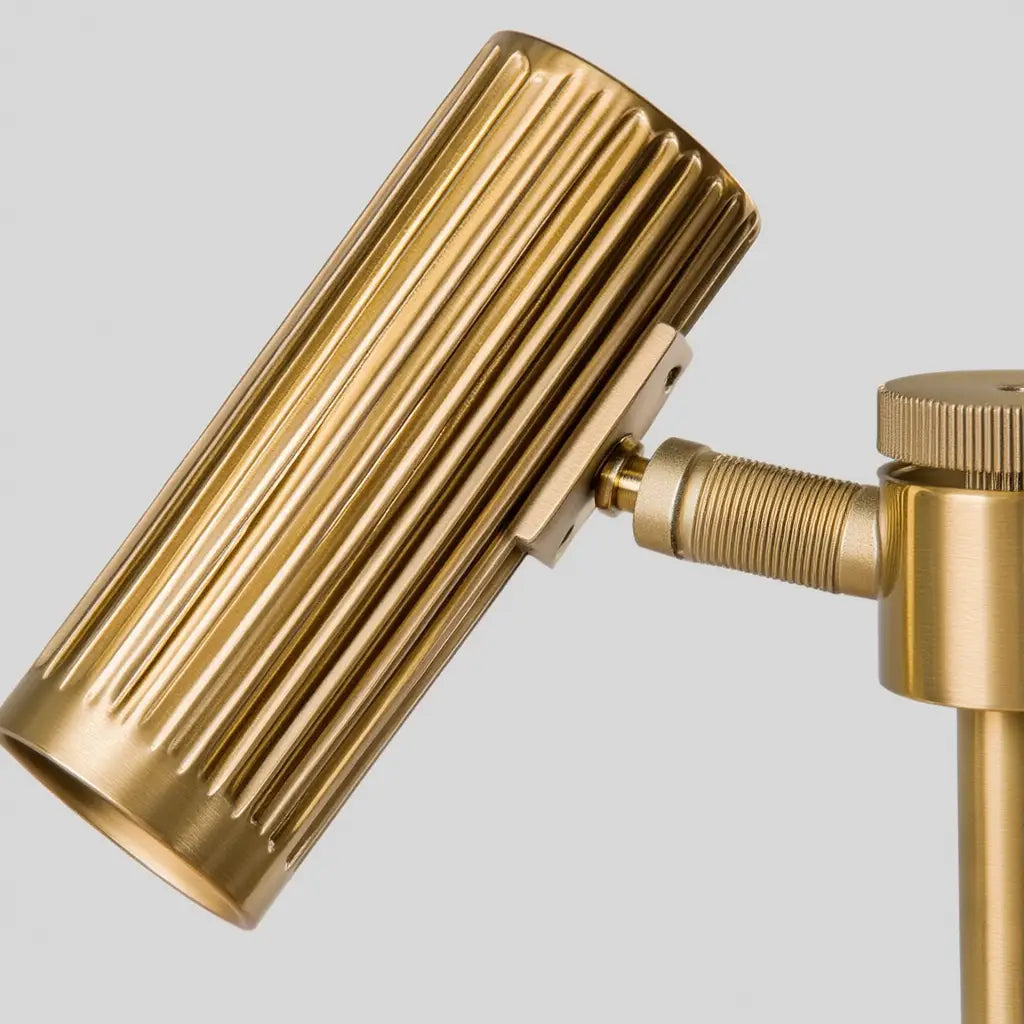 Luminara | Élégante Lampe de Table Moderne et Réglable Lumsky